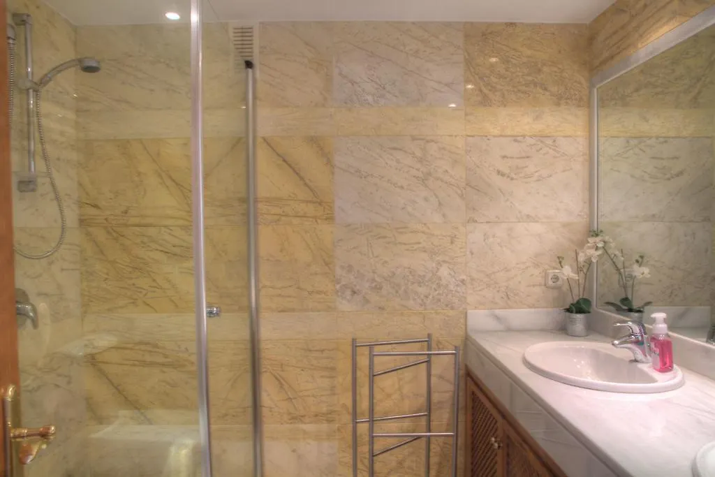 Vista Golf Luxury & Sea View Apartment Benahavis