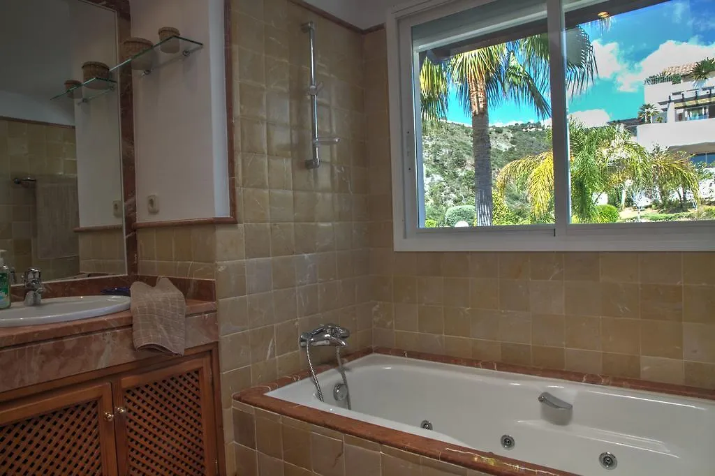 Vista Golf Luxury & Sea View Apartment Benahavis