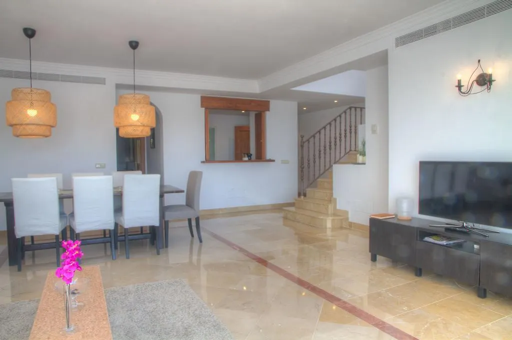 Vista Golf Luxury & Sea View Apartment Benahavis
