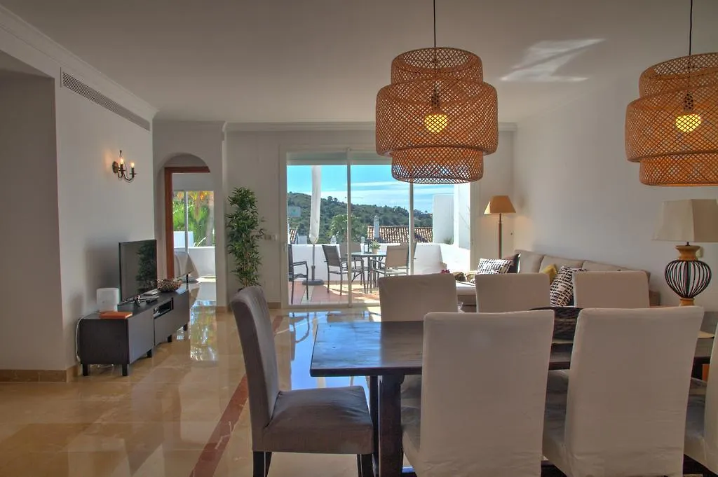 Vista Golf Luxury & Sea View Apartment Benahavis