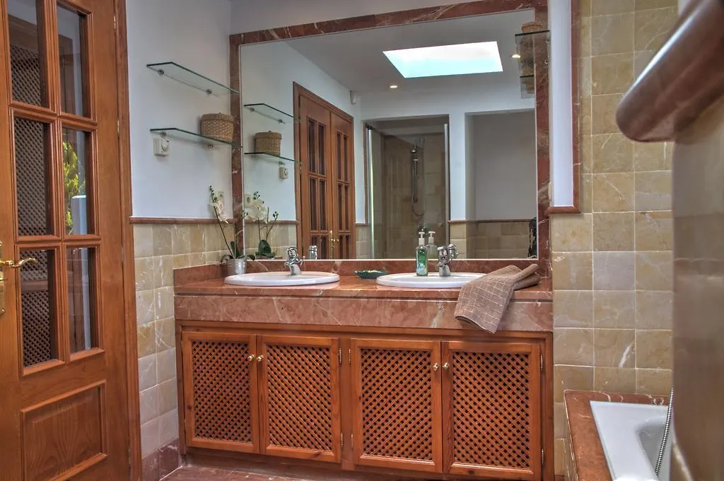 Vista Golf Luxury & Sea View Apartment Benahavis