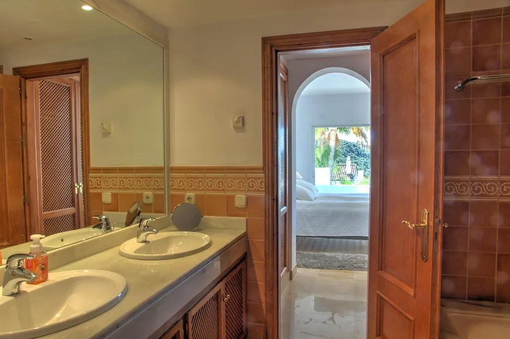 Vista Golf Luxury & Sea View Apartment Benahavis